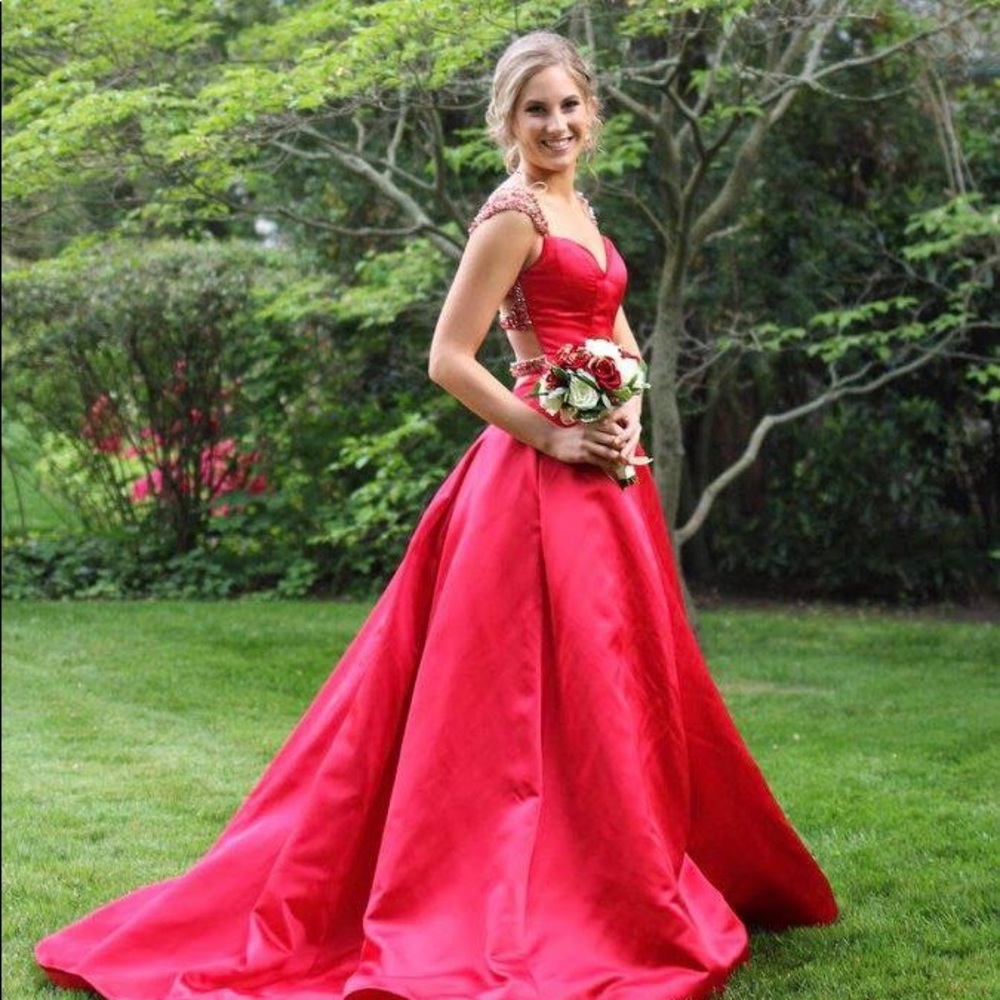 SHERRI HILL PROM DRESS